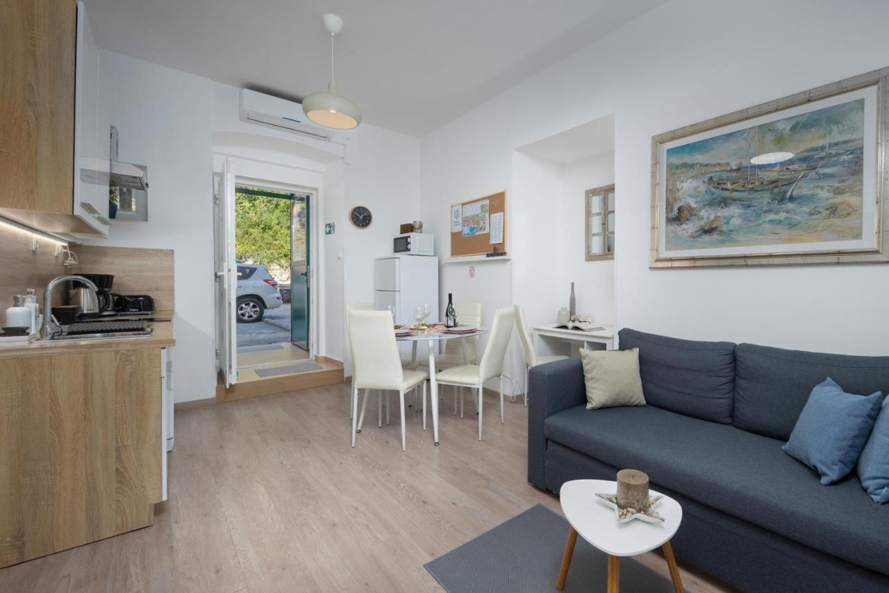 Naval Apartment Rijeka Exterior photo
